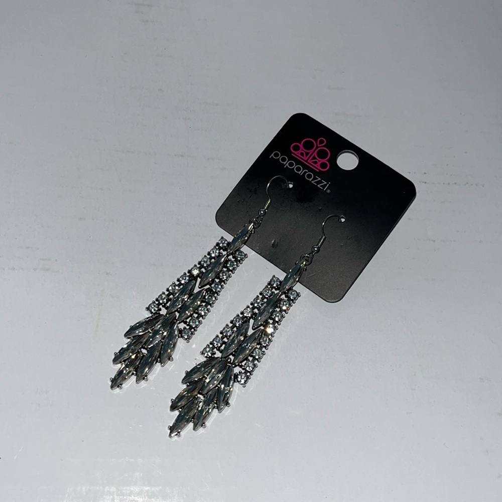 Paparazzi earrings silver gems. O/S.